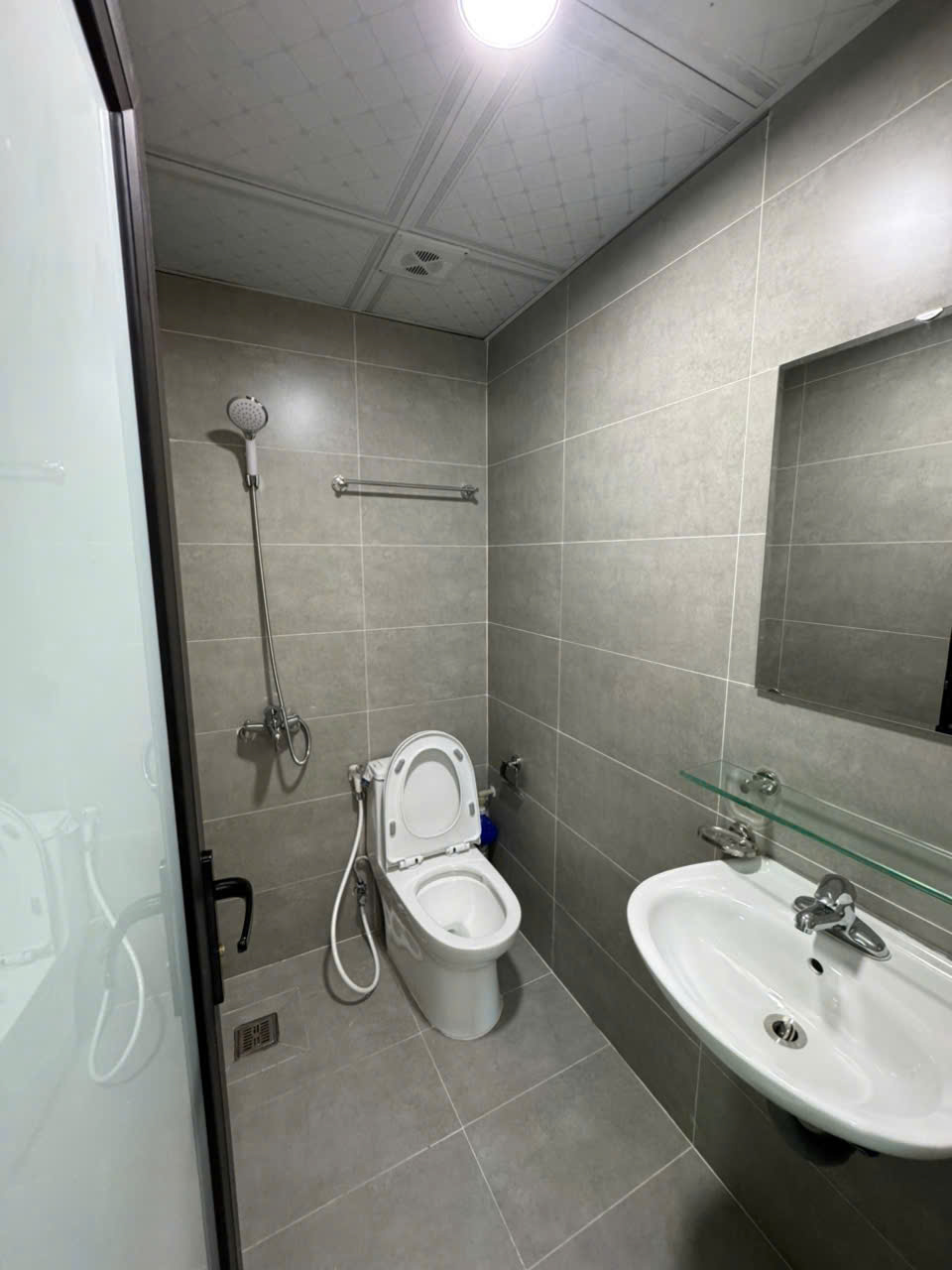 (Cực Hot) Căn hộ 1N1K cao cấp 35m2 ở 141 Quan Nhân – Máy giặt riêng – Ở được 4 người – Nhận xe điện