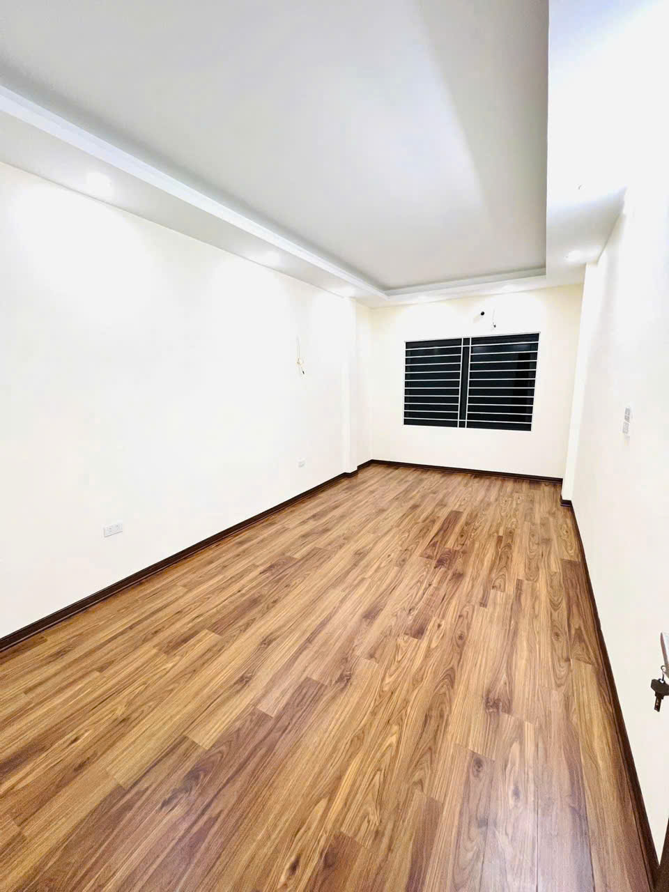 LAI XÁ :NHÀ 4T – MT 4,5M – 3 THOÁNG – MẶT PHỐ LAI XÁ – KD – OTO
