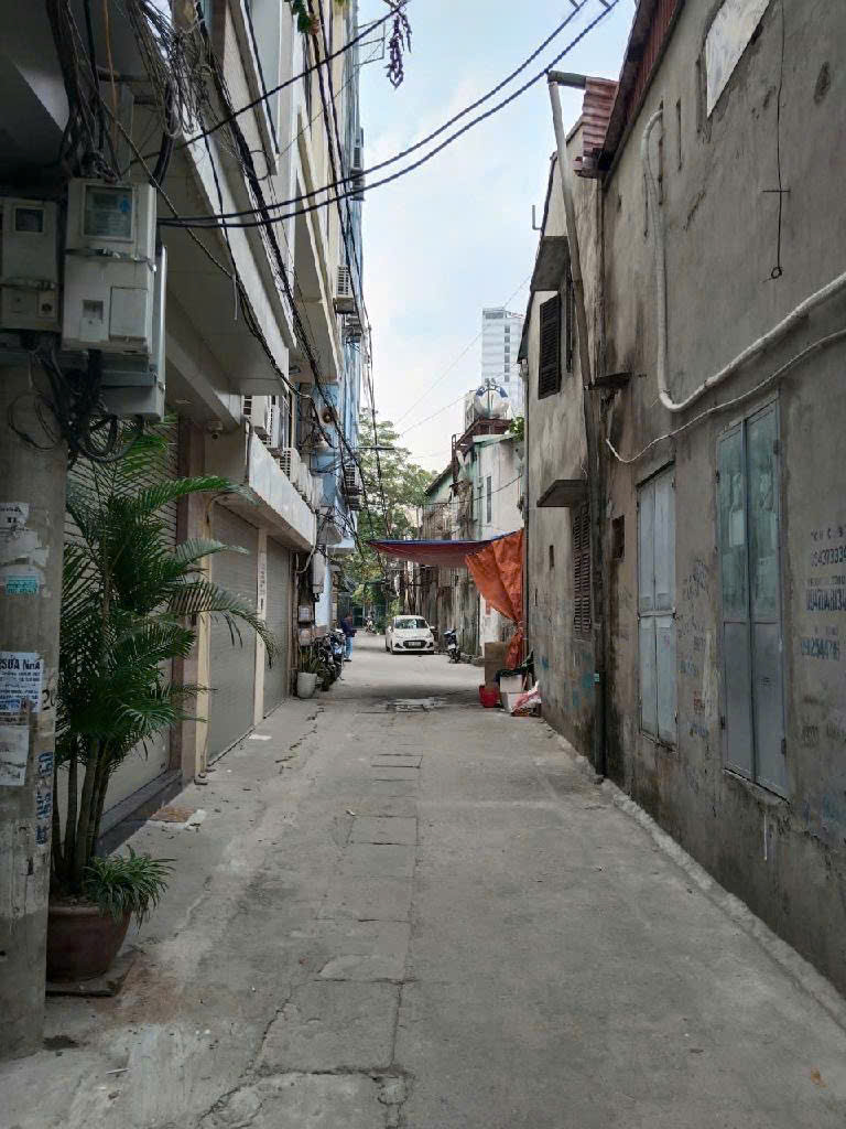 Nhà Tây Hồ trích Sài 40m, view Hồ Tây, 2 mặt ngõ, oto đỗ cửa, mảnh đất vàng còn sót lại!