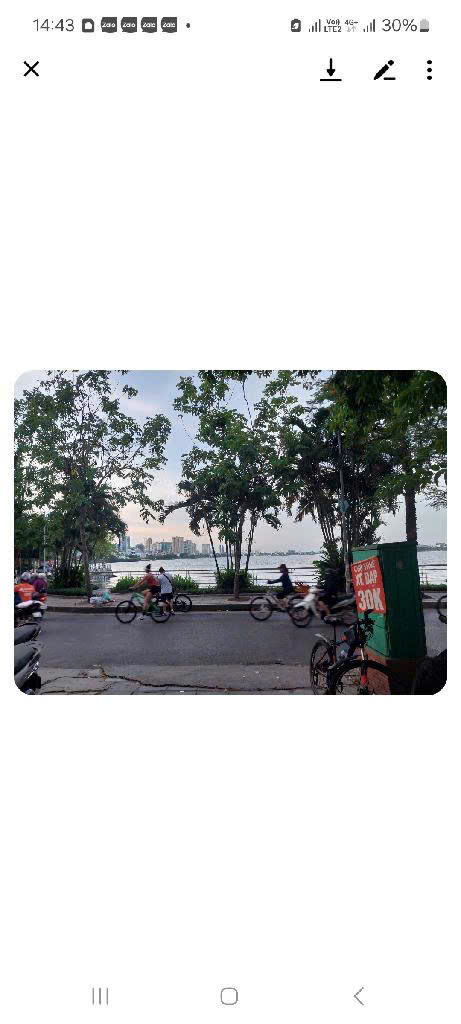 Nhà Tây Hồ trích Sài 40m, view Hồ Tây, 2 mặt ngõ, oto đỗ cửa, mảnh đất vàng còn sót lại!
