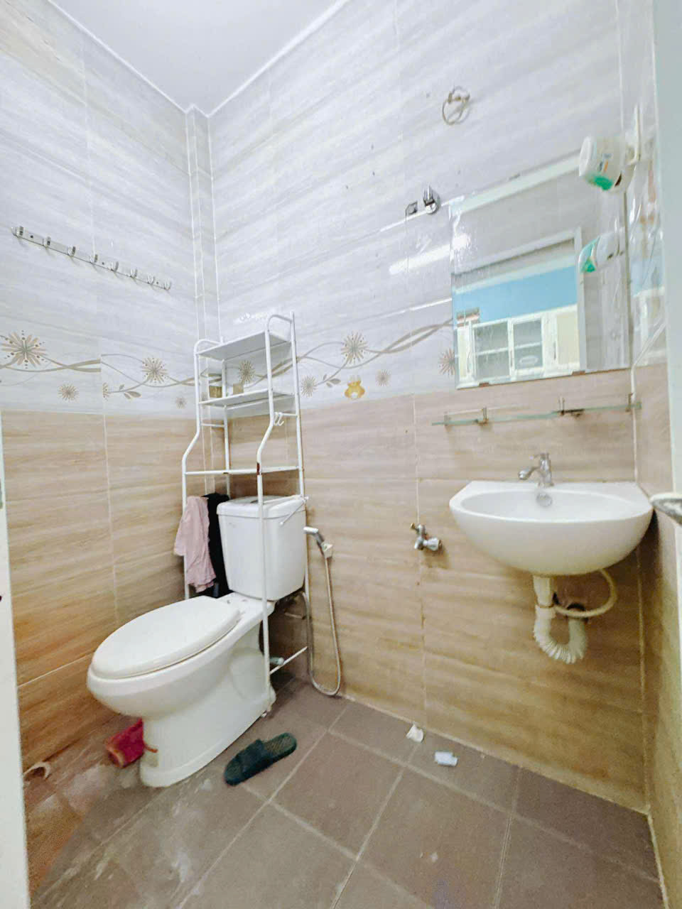ĐƯỜNG TRƯỚC NHÀ NGANG 4M DIỆN TÍCH NGANG 3.5 X 6 M HƠN 2 TỶ XÍU