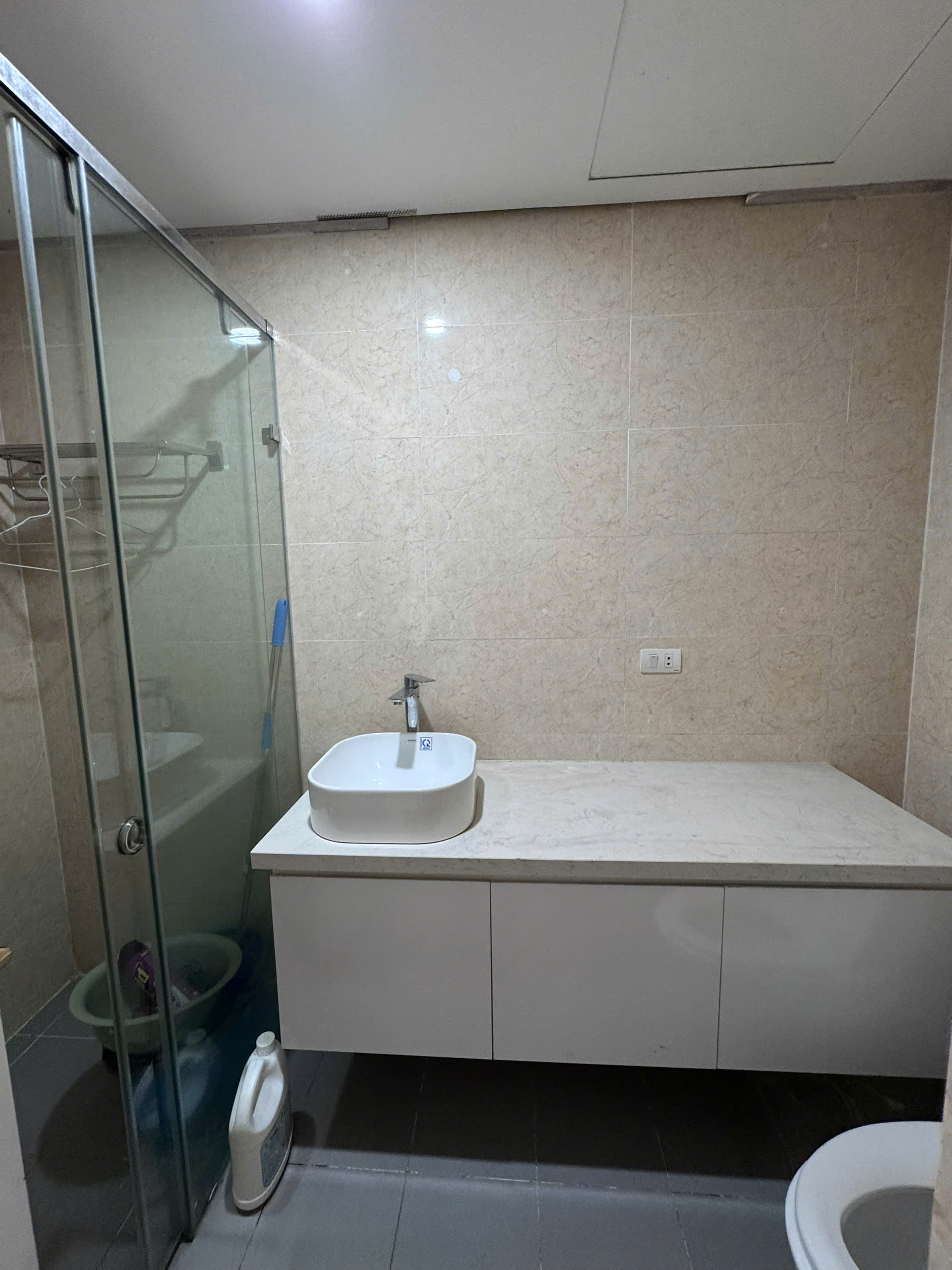 Căn hộ có ban công, thoáng sáng, phù hợp gia đình trẻ hoặc để ở lâu dài tại goldmark city 136 hồ tùng mậu