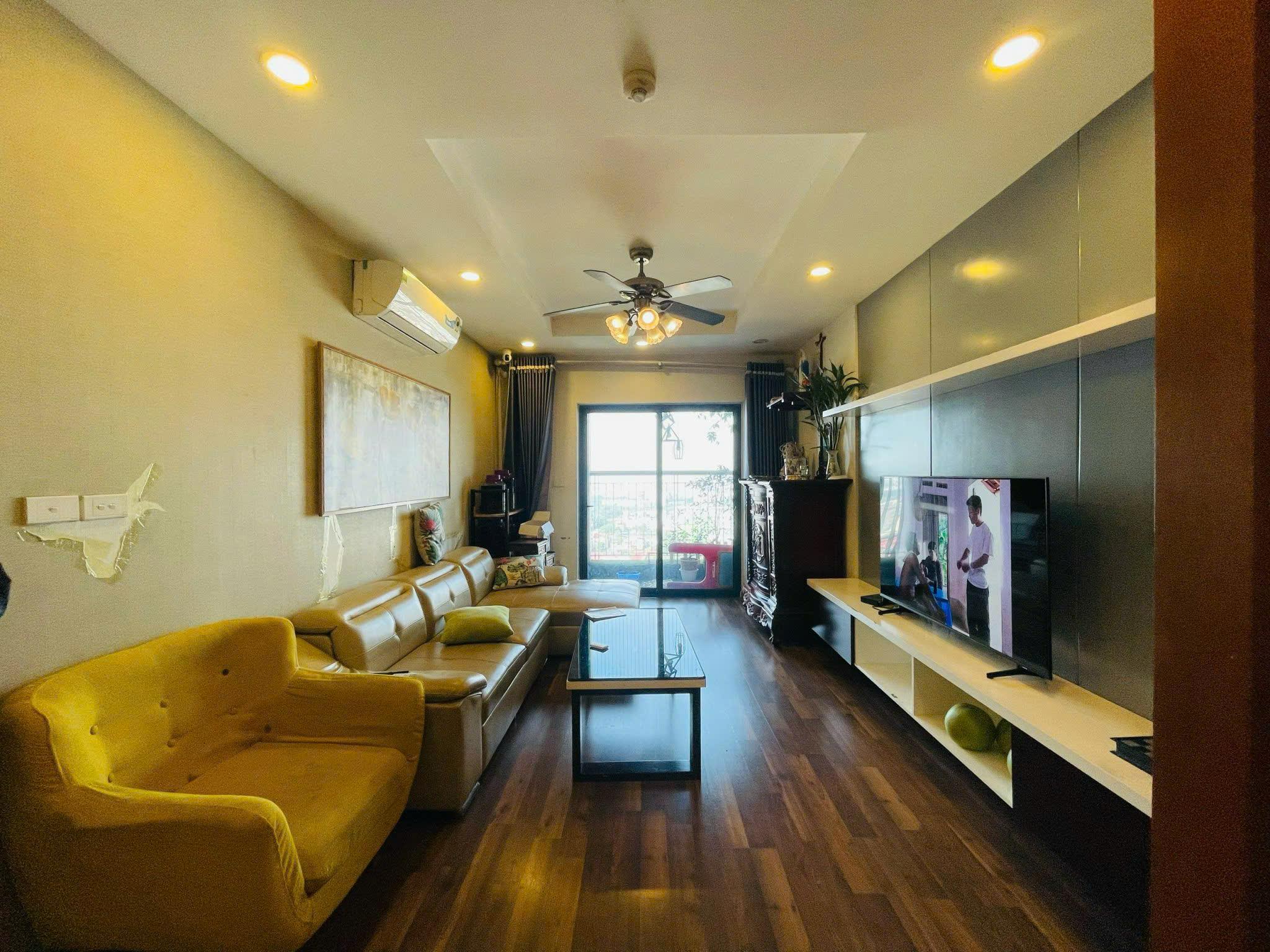 Chính chủ bán căn góc tại Goldmark City, ban công Đông Nam thoáng mát quanh năm.