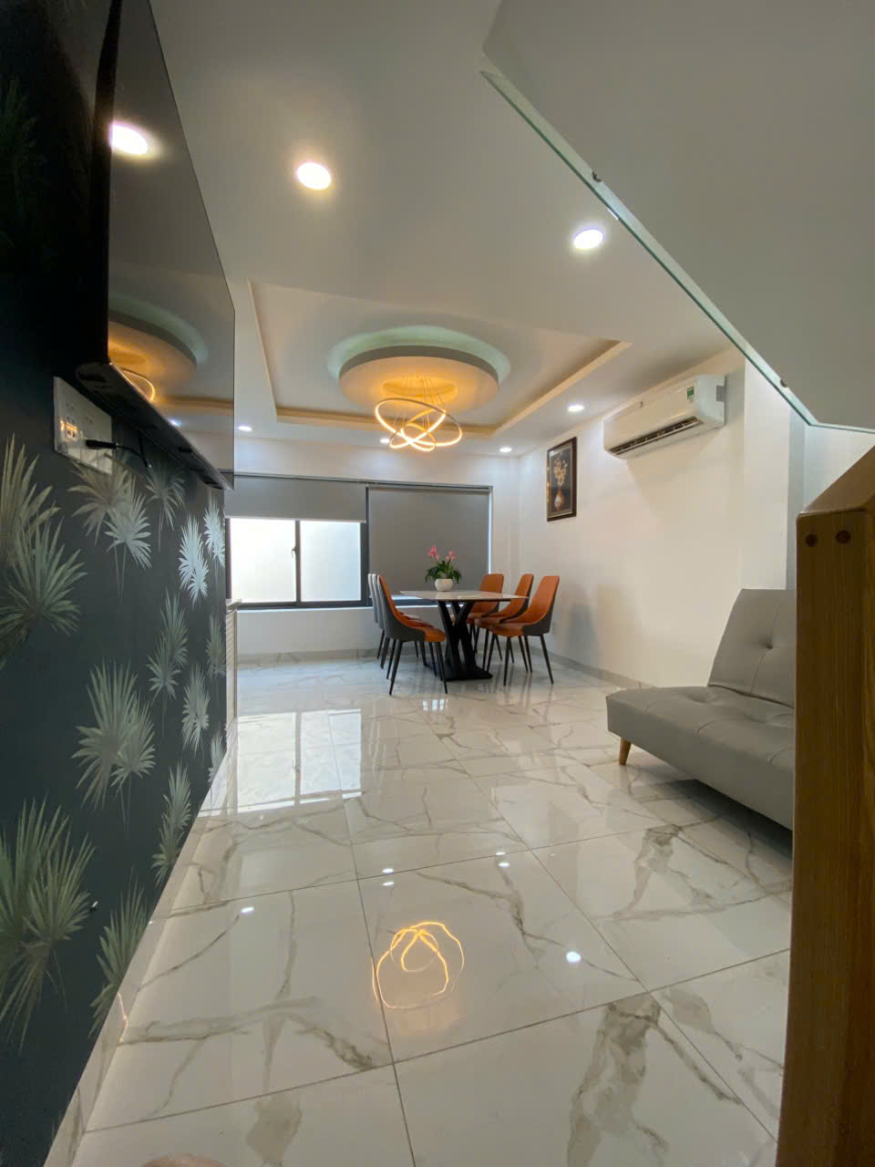 Cho Thuê Nhà + Nội Thất: 30m2, 4tầng, 3pn, Mặt Tiền 4m, Giá Rẻ P.21, Q.Bình Thạnh