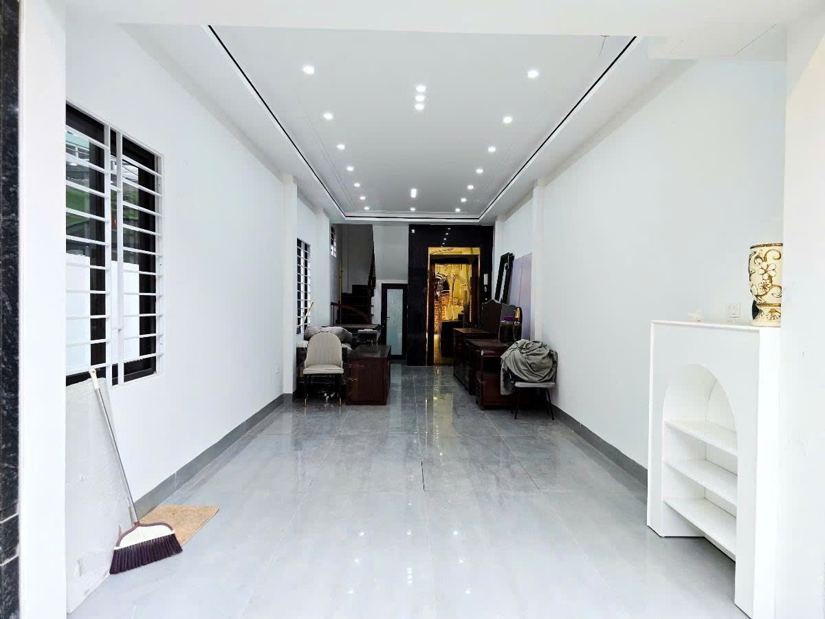 Bán nhà Cổ Linh 47m 6 tầng thang máy lô góc 2 mặt ngõ gara ô tô giá 12.8 tỷ