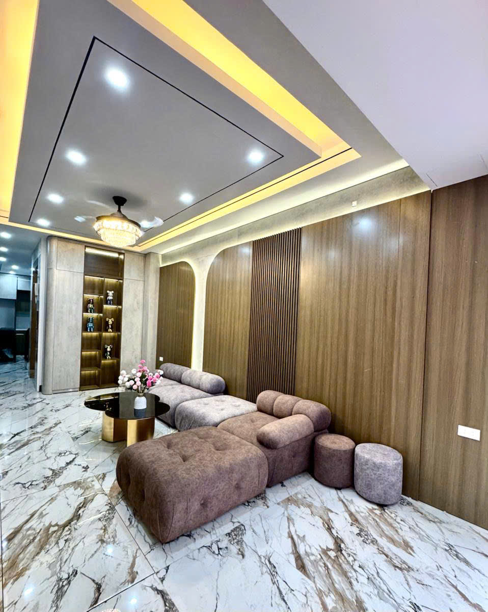 Bán nhà Đàm Quang Trung 44m 6 tầng thang máy lô góc hơn 9 tỷ