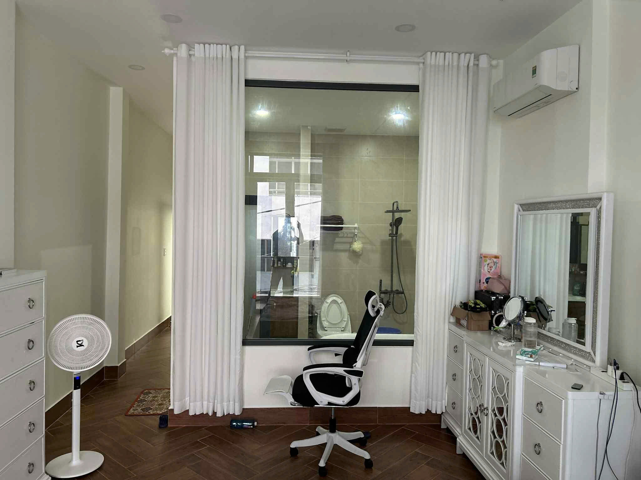 Chính Chủ Bán HXH 182M Lê Thị Bạch Cát, P.11, Q.11: DT 4.15x20m, Giá Tốt Chỉ 11,5 Tỷ. LH: 0981.699.932 Gia Bảo