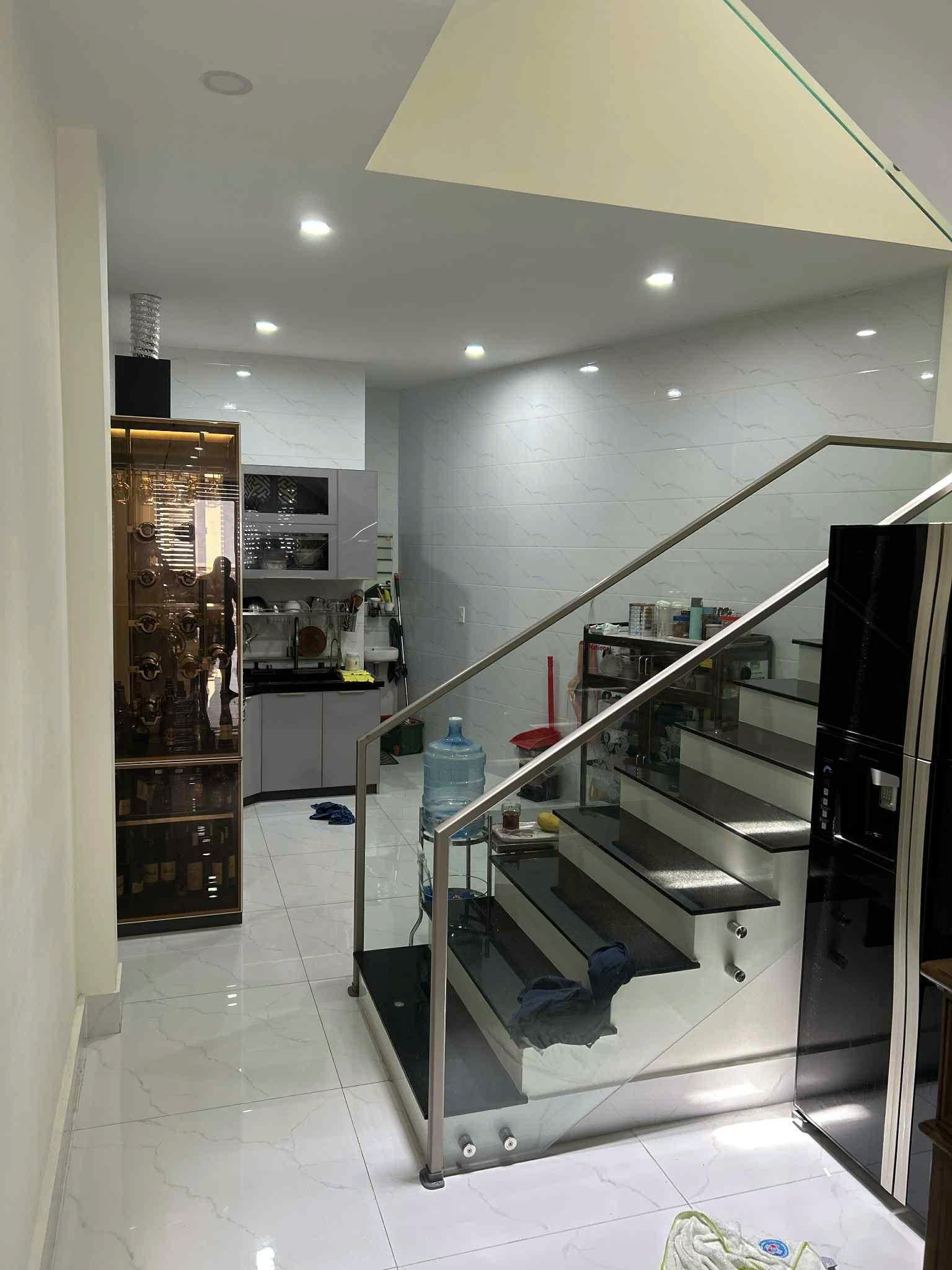 Chính Chủ Bán HXH 182M Lê Thị Bạch Cát, P.11, Q.11: DT 4.15x20m, Giá Tốt Chỉ 11,5 Tỷ. LH: 0981.699.932 Gia Bảo
