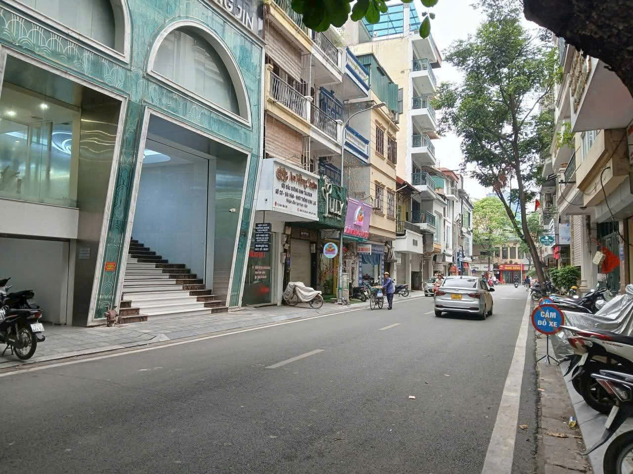SIÊU PHẨM MAI HẮC ĐẾ SIÊU HIẾM NHÀ BÁN HÀNG XÓM VINCOM BÀ TRIỆU , PHỐ HUẾ. QUẬN HAI BÀ TRƯNG MẶT PHỐ VIP HIẾM NHÀ BÁN – BÁN ĐẤT TẶNG NHÀ.