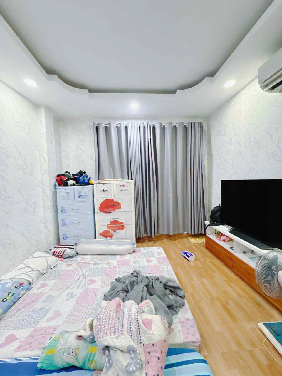 SÁT MẶT TIỀN Q4 NGANG 8 DÀI 6 – 5T CÓ 5 TỎI