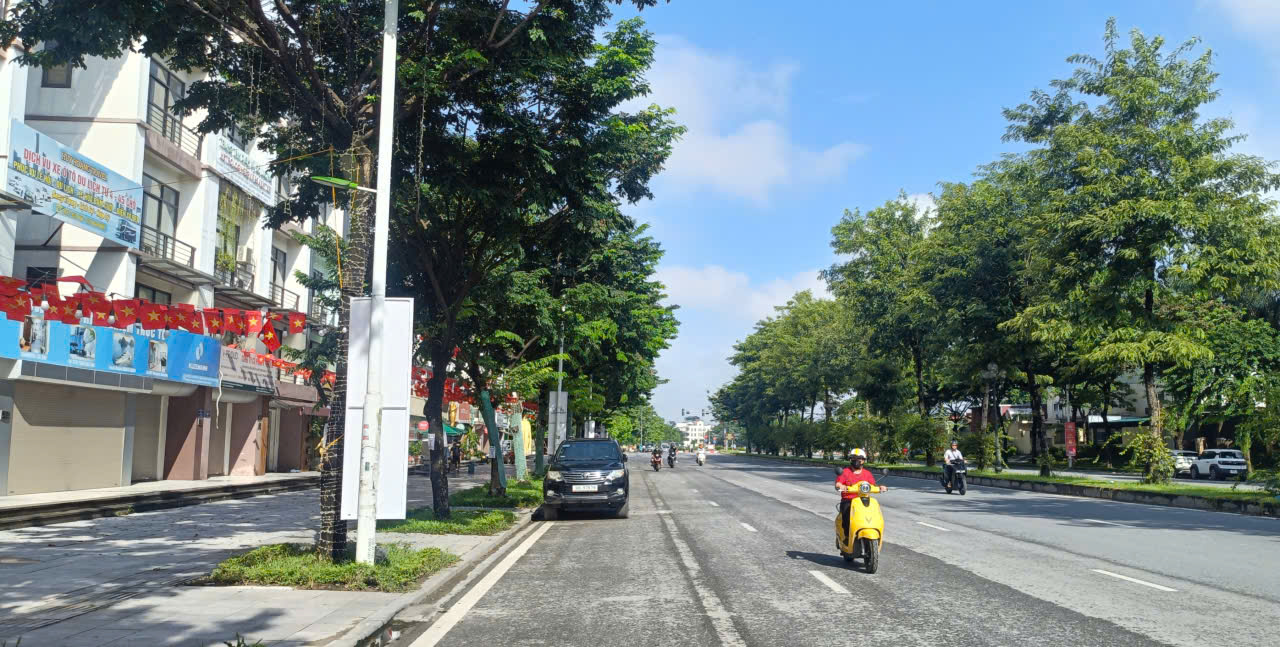 Nhà vườn Trịnh Văn Bô 152.4m2 – 5T, 2 mặt đường, KD, Ở VIP, giá 33.2tỷ