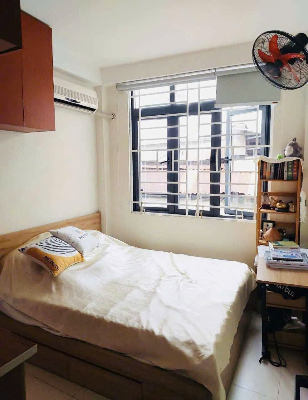 HẺM XE HƠI – GIÁP QUẬN 1 – LÊ VĂN DUYỆT – BÌNH THẠNH – 3 TẦNG HOÀN CÔNG ĐỦ – CHÍNH CHỦ LÂU NĂM – BÁN 6.5 TỶ – TL