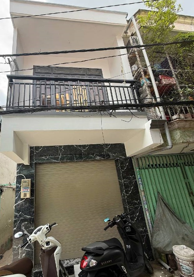 Bán nhà 3 tầng, 2PN-2WC, Hẻm xe hơi, ngay Bình Long, Lê Thúc Hoạch, chỉ hơn 1 tỷ