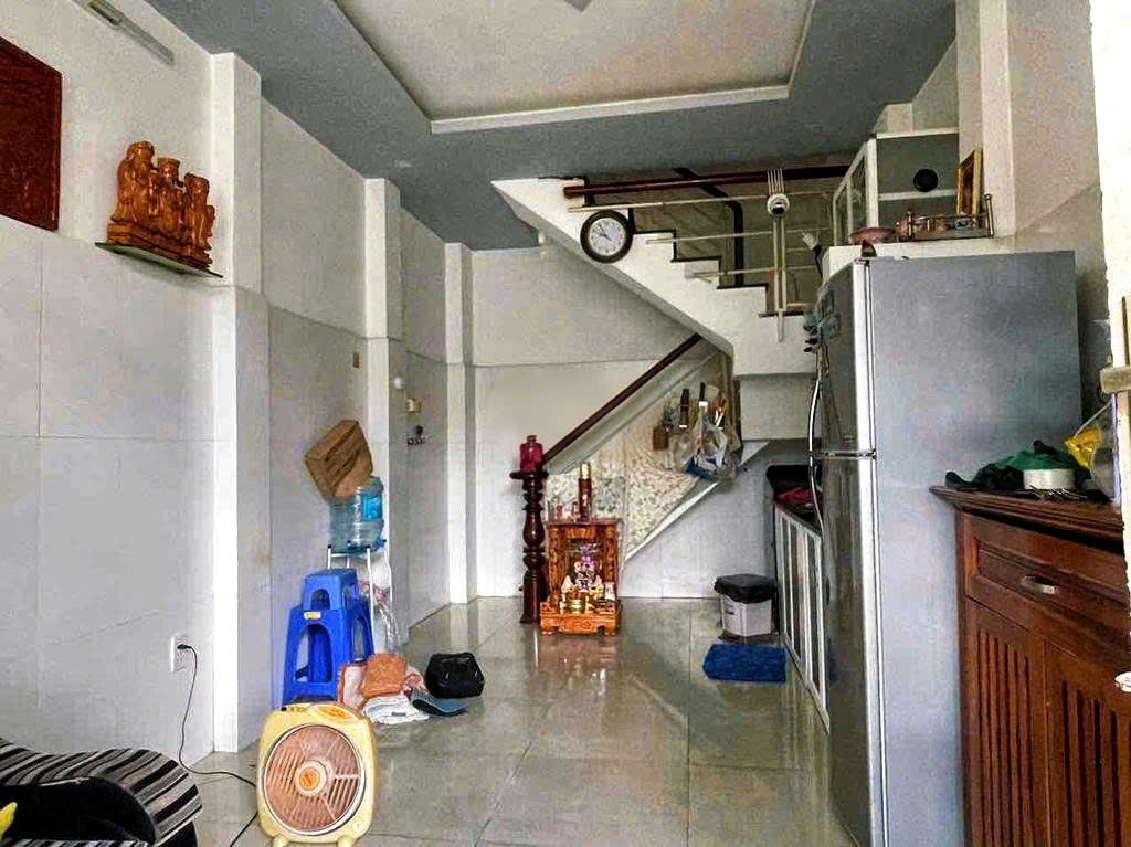 Nhà hẻm Âu Dương Lân P.Chánh Hưng, Giá : 3.3 Tỷ (T/L)
