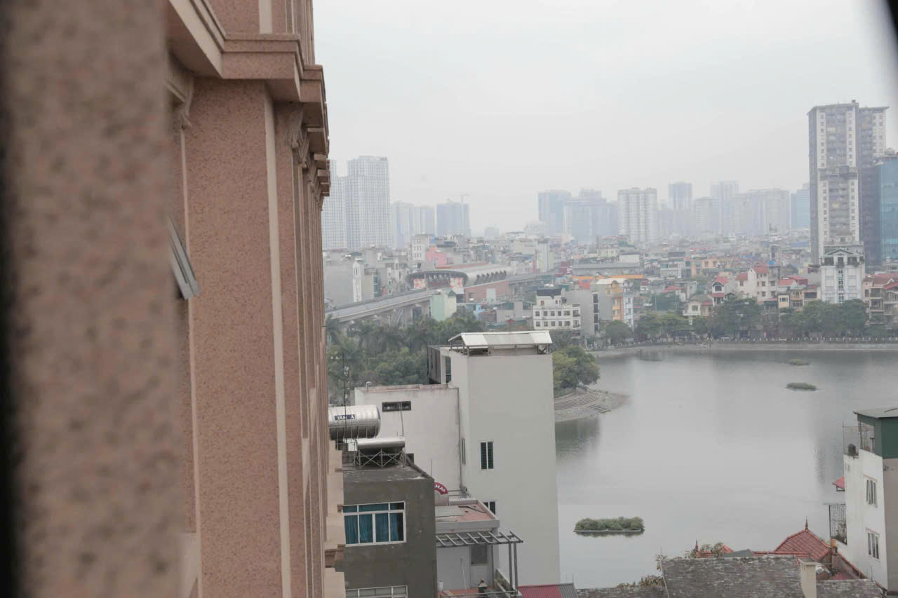 MÌNH LÀ CHỦ NHÀ cần bán gấp B905 chung cư Tân Hoàng Minh bên hồ Hoàng Cầu. Giá 14,9 tỉ
