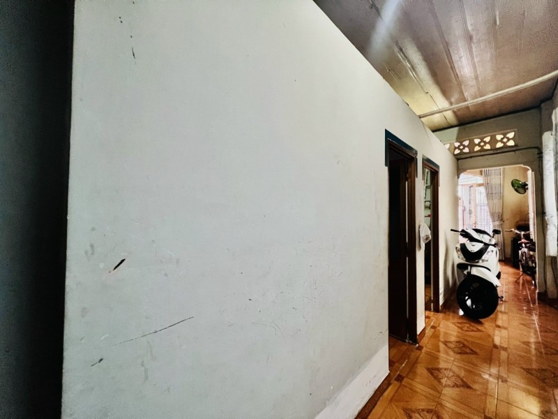Bán nhà mặt phố Phường Phước Long (Hiệp Phú, Q.9 cũ) ngang 6m, DT 95m2, 1 trệt, 2PN. Sổ hồng, giá 6.99 tỷ. LH: 0933125879