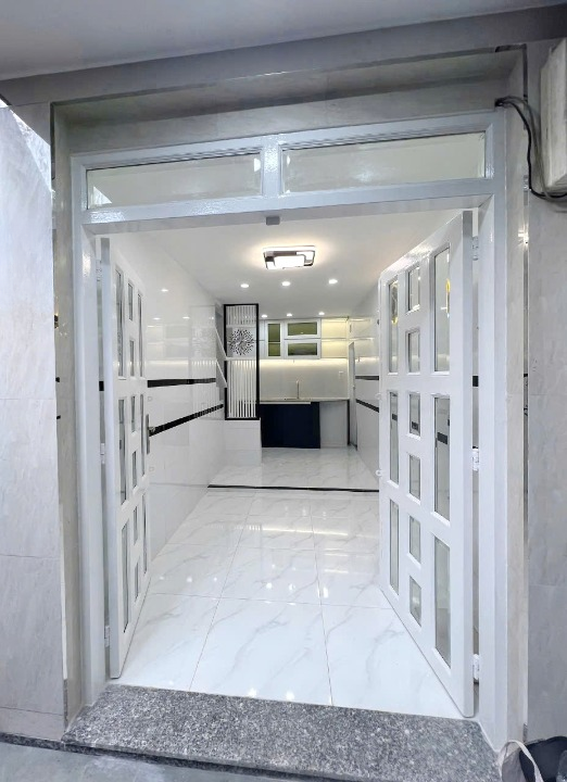 Nhà 3 tầng mới, nở hậu đường Âu Dương Lân P3 Q8. Giá 2,38 tỷ TL