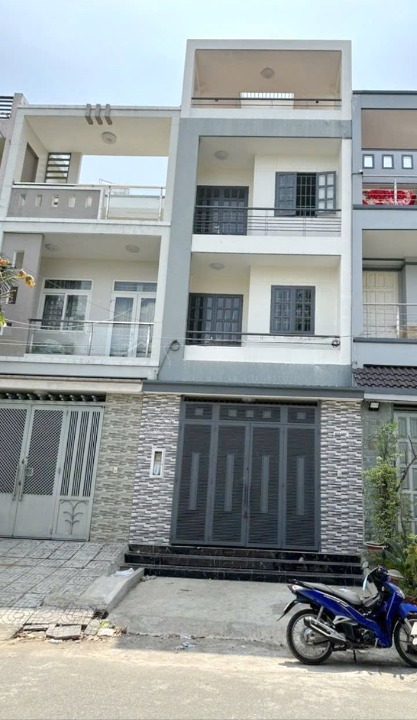 Bán nhà mặt tiền đường Số KDC Ấp 5 Phong Phú Bình Hưng