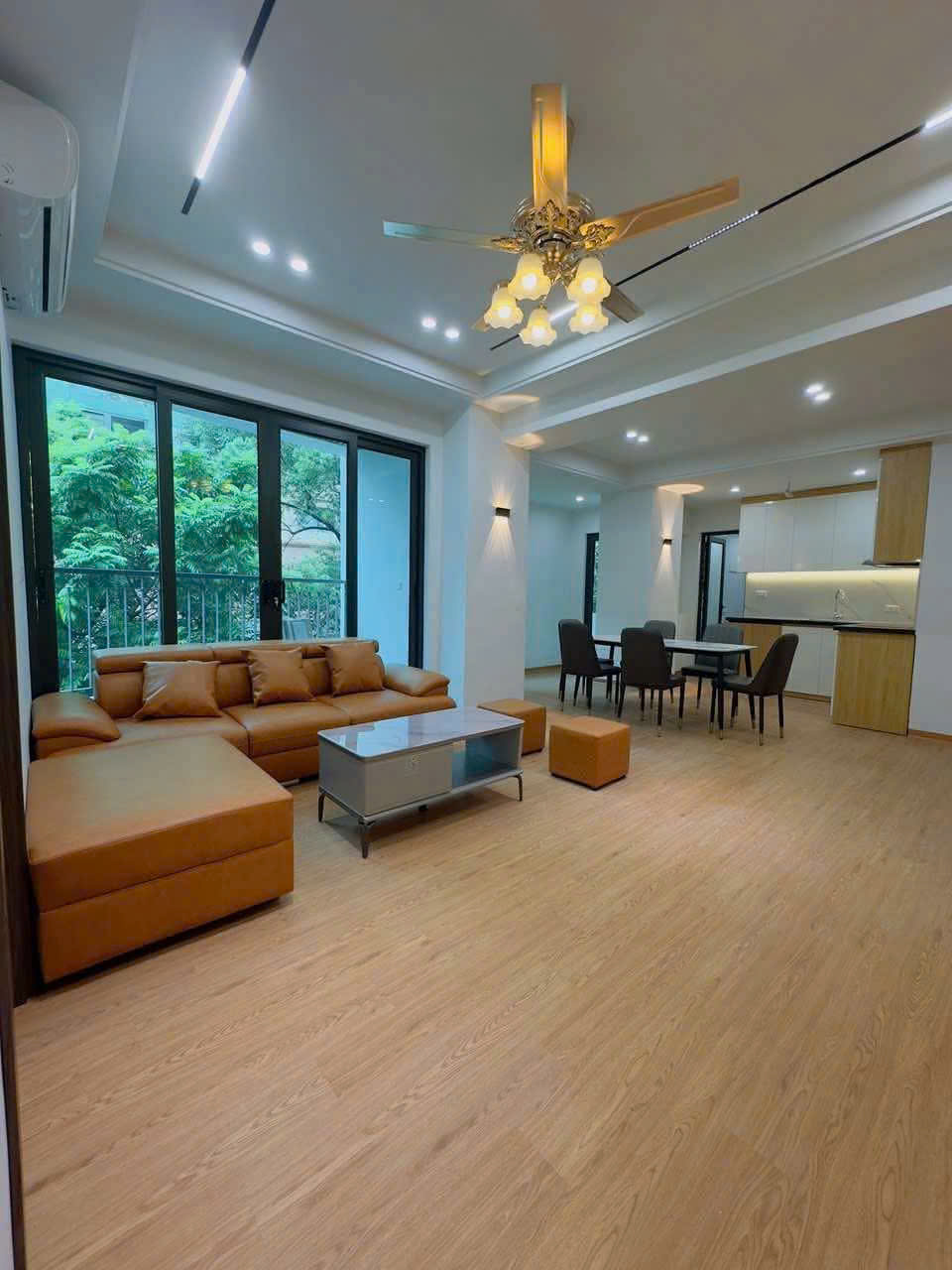 Căn hộ Khu ĐTM Mỹ Đình I 108m2 full nội thất giá nhỉnh 6 tỷ