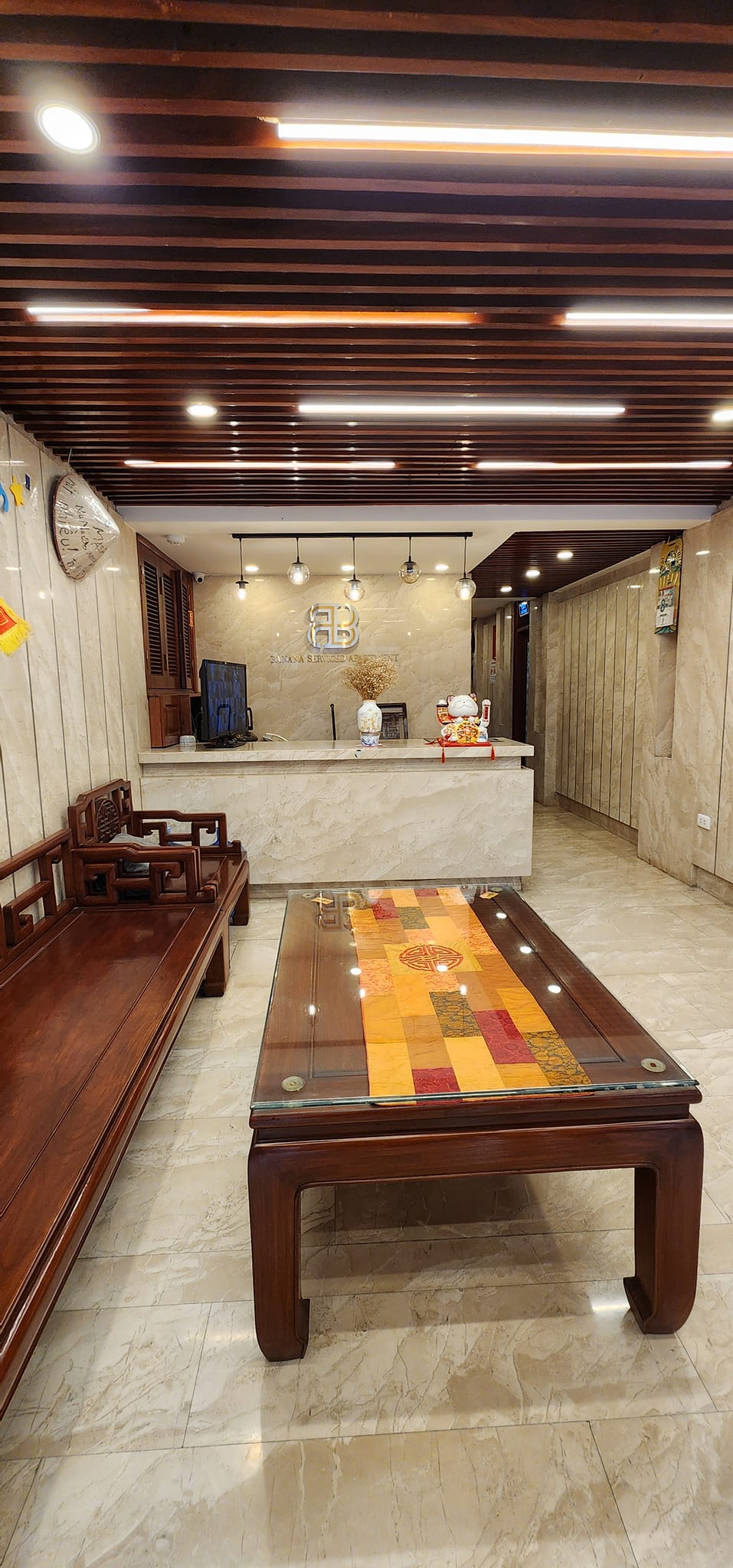 Bán khách sạn mặt phố khu vực chợ Hàng Da, 115m2, 8 tầng thang máy, mặt tiền 4m, 70.5 tỷ