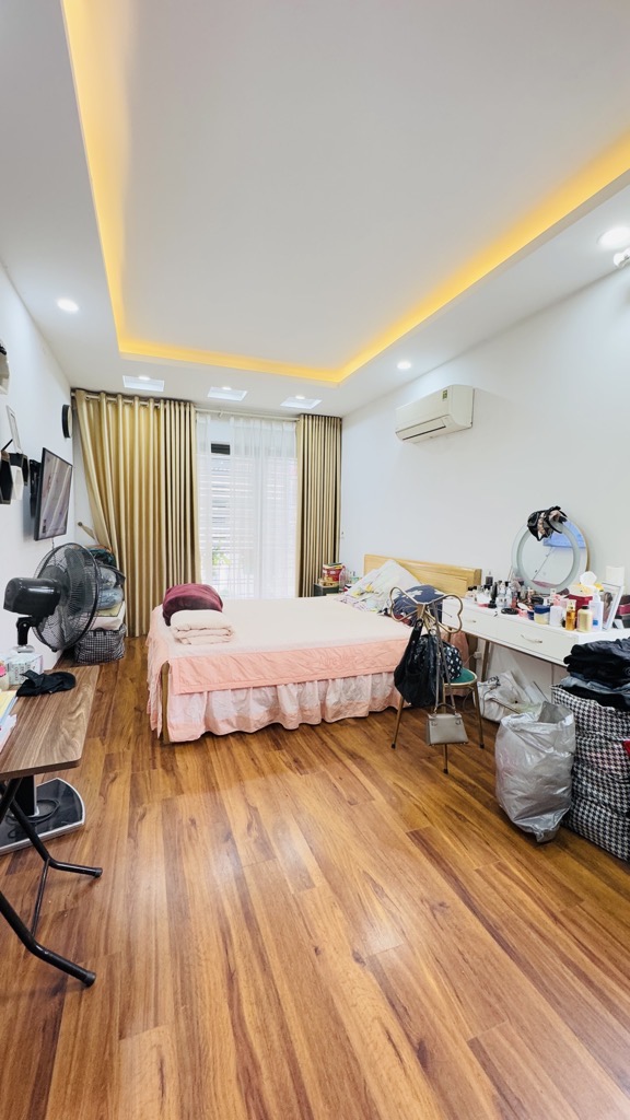Hoàng Đạo Thành, lô góc 6 tầng xe tải tránh, kinh doanh sầm uất, thông tứ phia