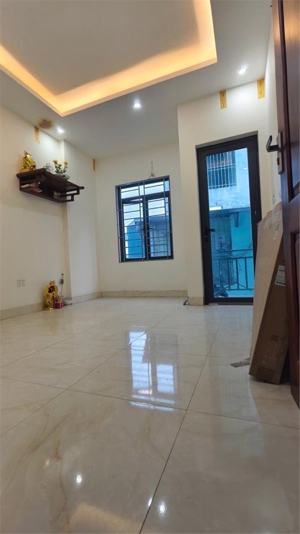 Bán nhà 38m2, 5 tầng, Văn Tiến Dũng, ô tô đỗ cửa