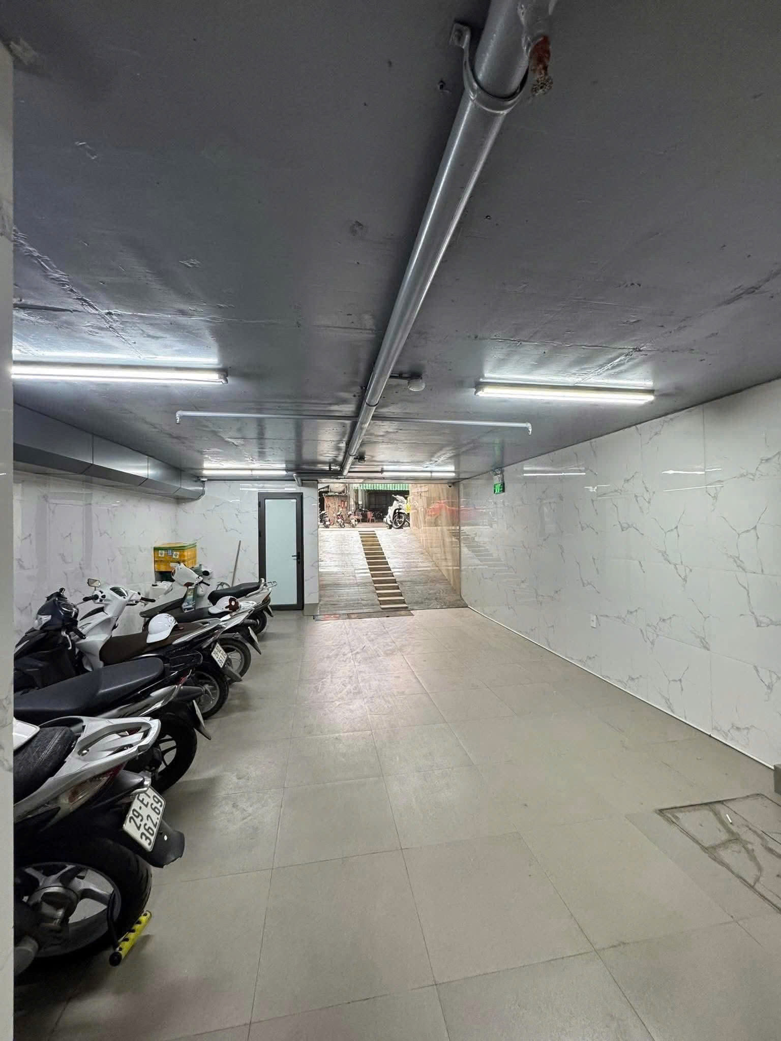 BÁN GẤP NHÀ MẶT PHỐ TRUNG PHỤNG, XÃ ĐÀN – 101M x 9T CÓ HẦM – VỈA HÈ RỘNG – KINH DOANH