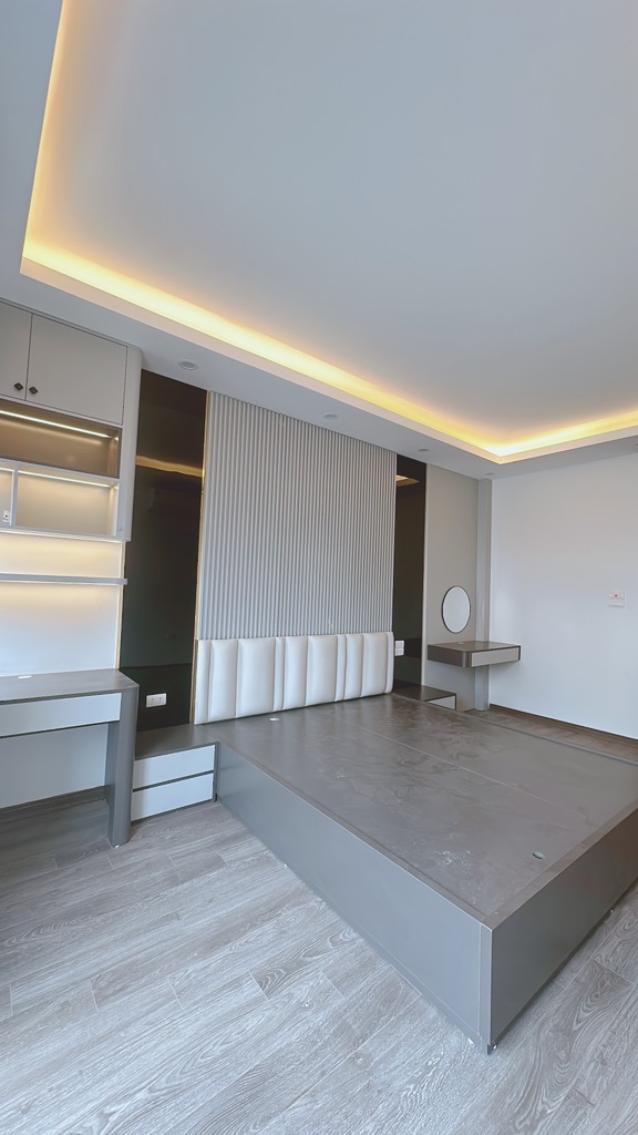 BÁN NHÀ THƯỢNG THANH- LONG BIÊN 72M- THANG MÁY-NHỈNH12 TỶ(TL)