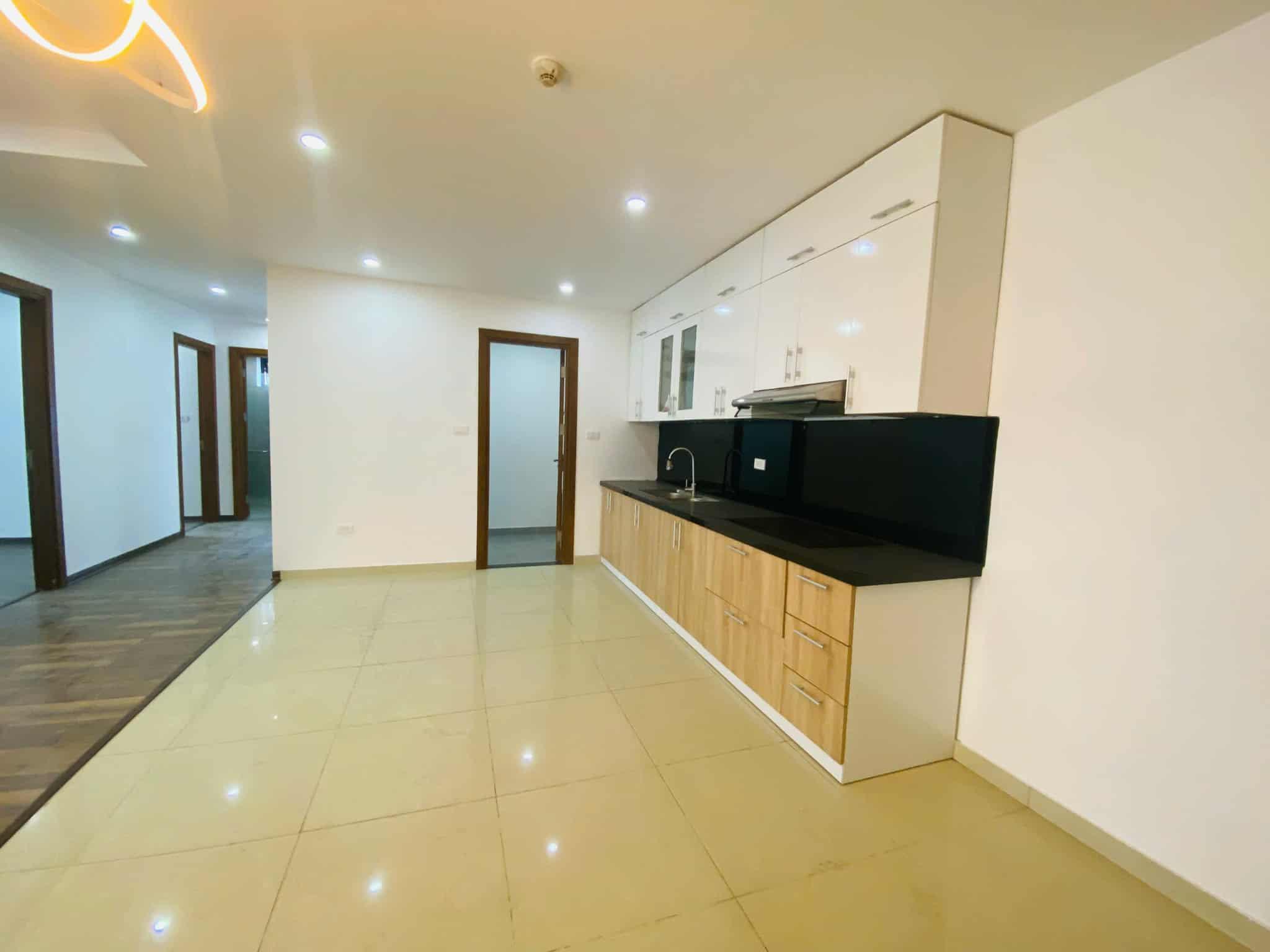 Chủ cần bán căn 2 ngủ giá 6,4 tỷ tại khu chung cư cao cấp Goldmark city -136 Hồ Tùng Mậu full nội thất