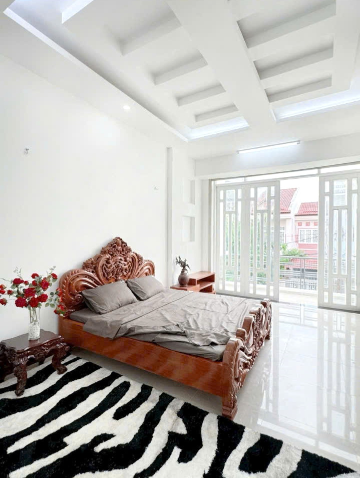Biệt thự mặt tiền đường Số 9 KDC Ấp 5 Phong Phú Bình Hưng