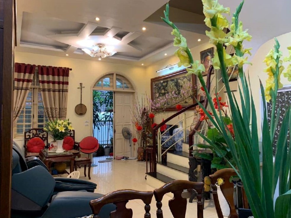 Bán nhà Nguyễn Lân, Phân Lô, Ô tô, gần Phố, 63m2, 18 tỷ(CTL)