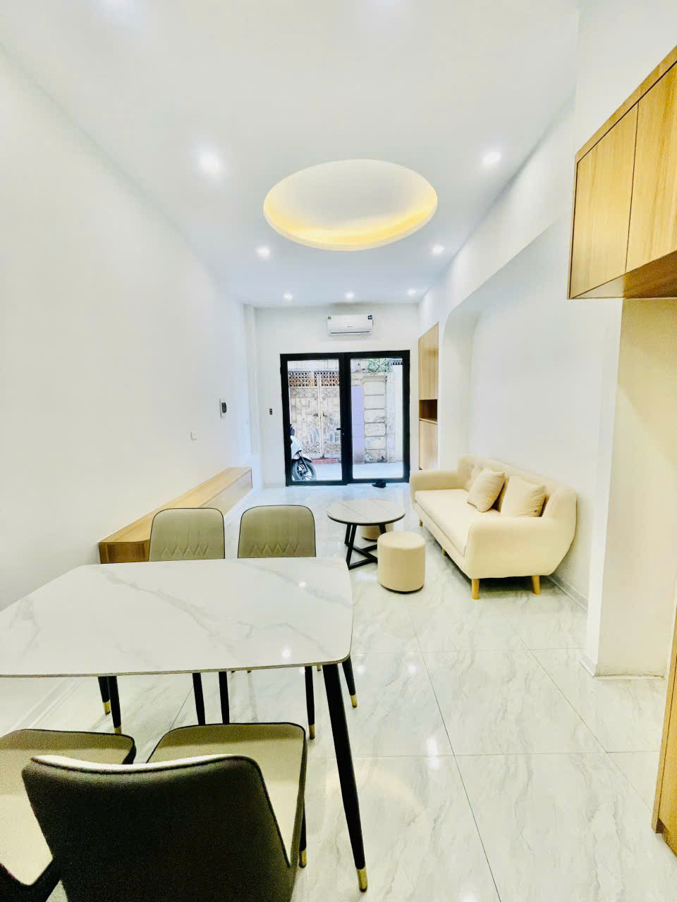 NHÀ CHÍNH CHỦ – GIÁ TỐT – Vị Trí Đẹp Tại Ngõ 242 Đường Láng