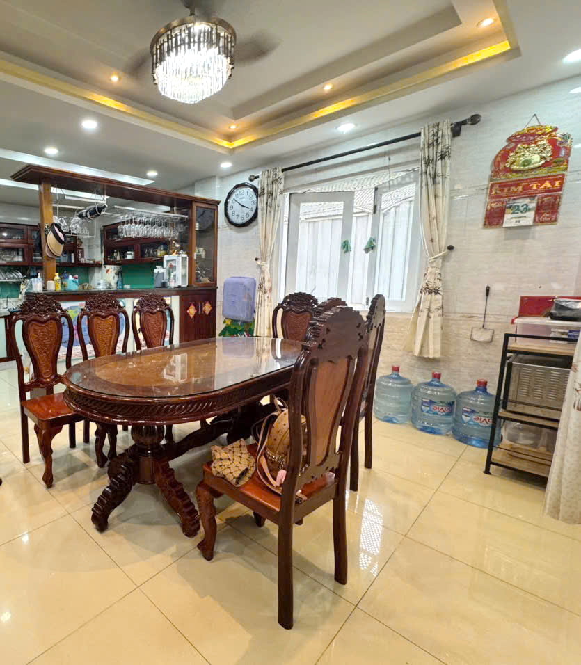 Bán biệt thự Mặt Tiền đường số 10 KDC Ấp5 phong phú B/C, ngay bến xe Q8