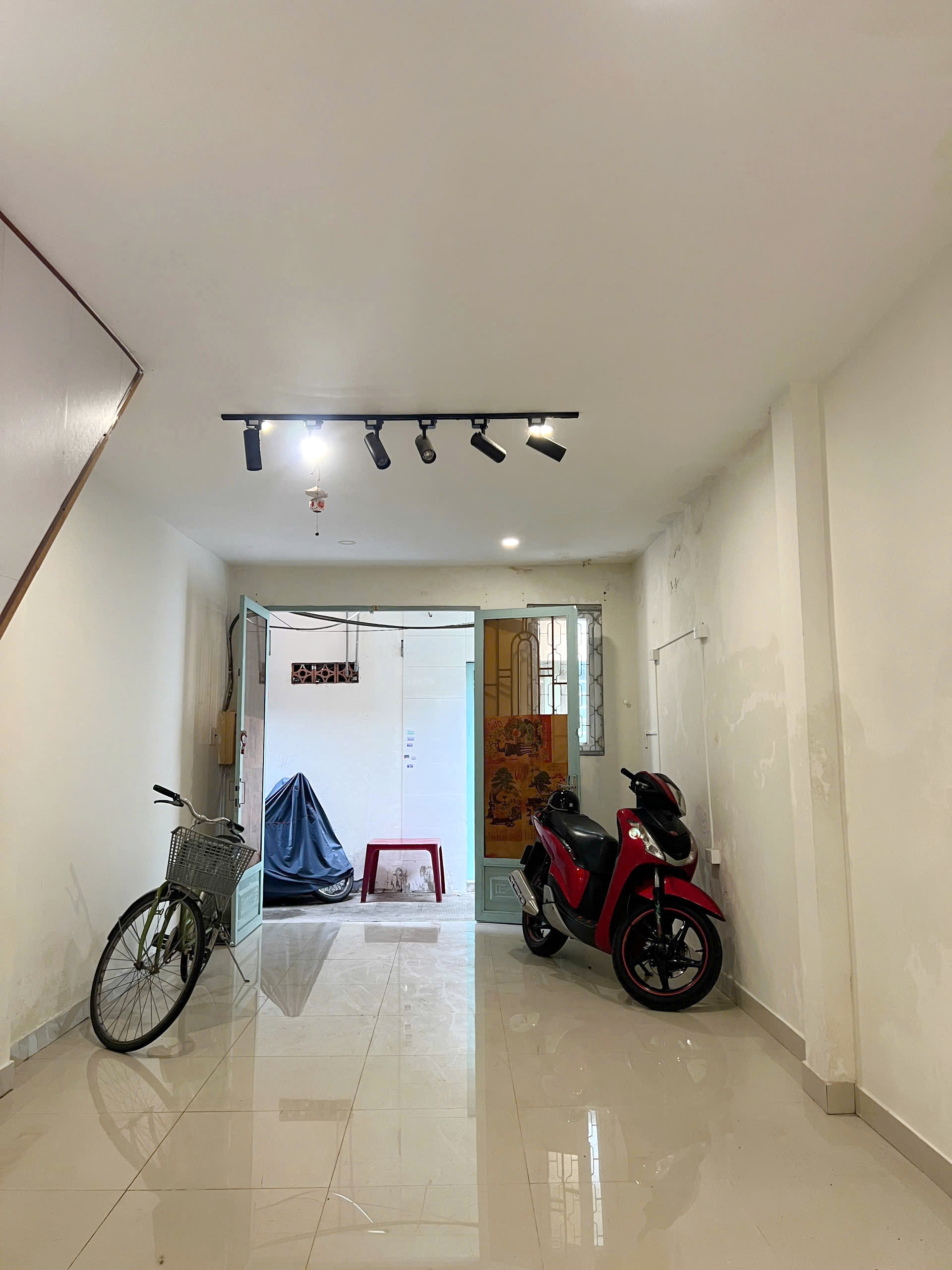 Nhà 2 tầng nở hậu xe ba gác tới cửa hẻm 125 Nguyễn Thị Tần P. Chánh Hưng. Giá 4.68 tỷ TL