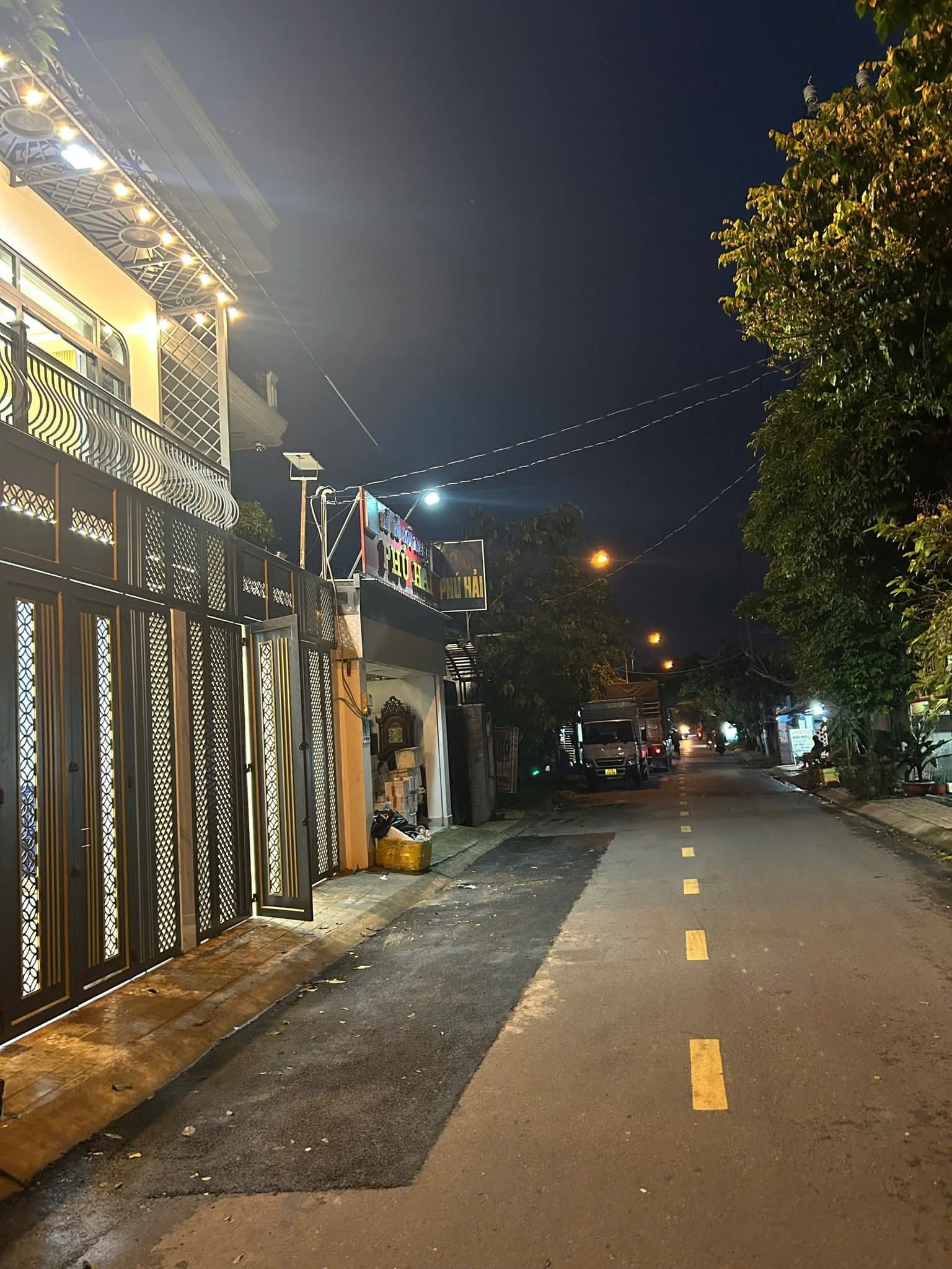 Nhà Mặt Tiền đường Thới Tam Thôn 9, Hóc Môn 7.8X22M Đúc 2 Tấm