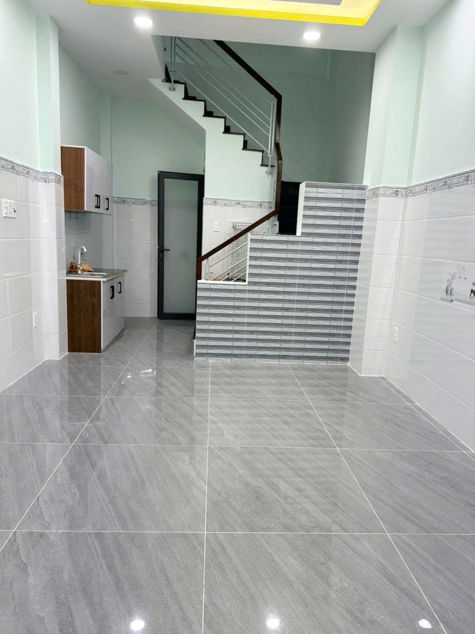 Nhà mới 2lầu/ST cách MT vài căn Tùng Thiện Vương P12Q8