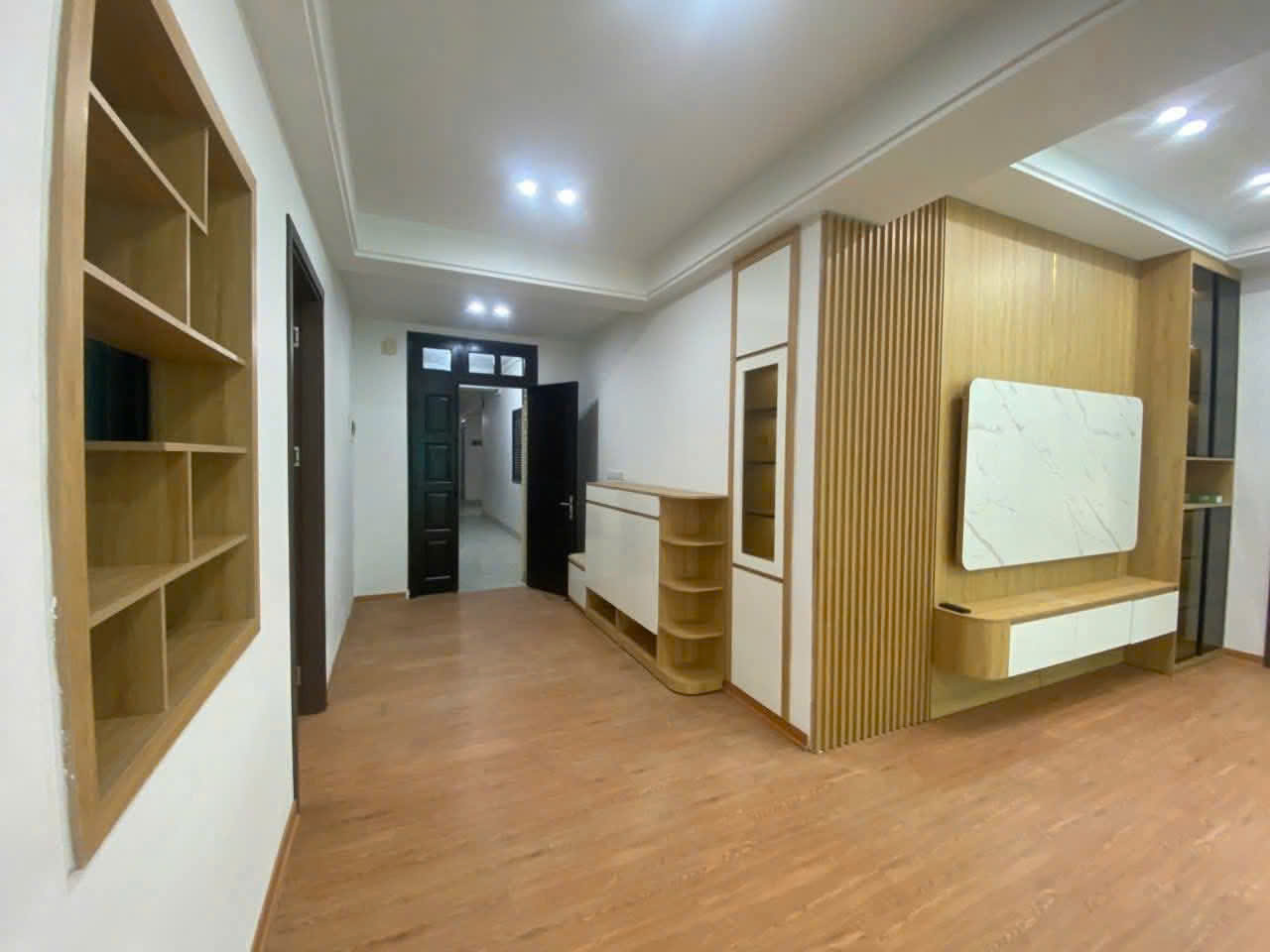 Căn hộ Khu ĐTM Mỹ Đình I 108m2 full nội thất giá nhỉnh 6 tỷ