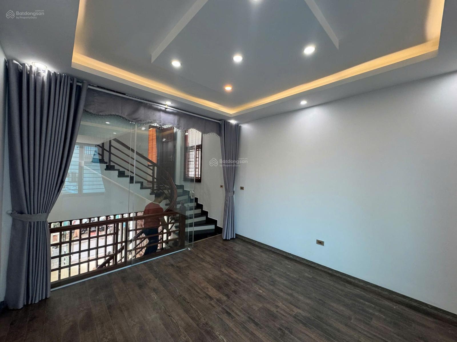 Bán nhà 46m x 4T Đức Giang, oto tránh, lô góc, full nội thất. 10 tỷ có tl. LH 0936 123469