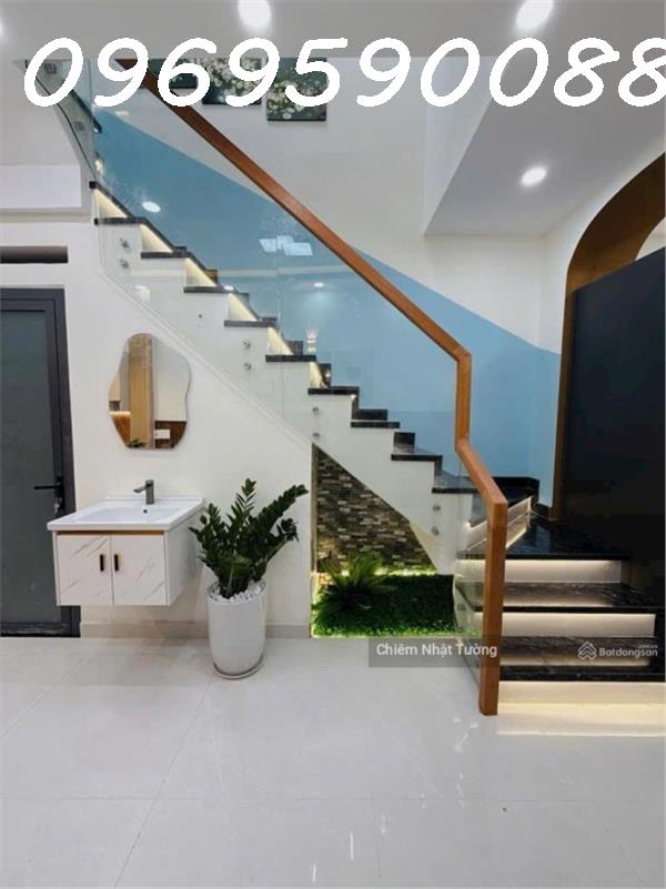Nhà bán HXH 2 tầng kiên cố đẹp lung linh, 65m2, kế Gò Dầu, AEON