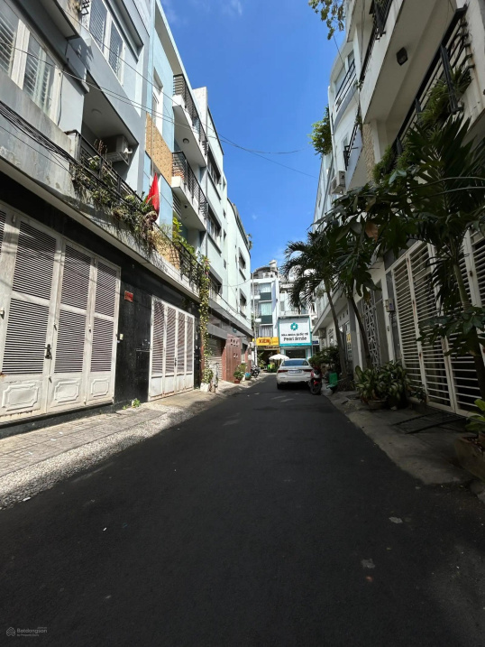 ĐẲNG CẤP MT HOA LAN – PHAN XÍCH LONG – Hầm + 4 tầng (4.5x11m) vuông vức, view đỉnh khu Hoa Lan chỉ 16.5 tỷ