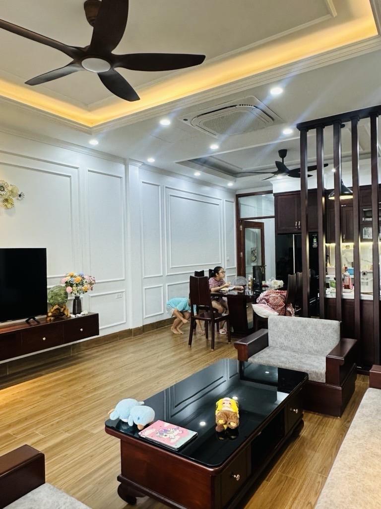Bán gấp nhà 60m2, 6 tầng ô tô tránh, tại đường Văn Tiến Dũng – Bắc Từ Liêm