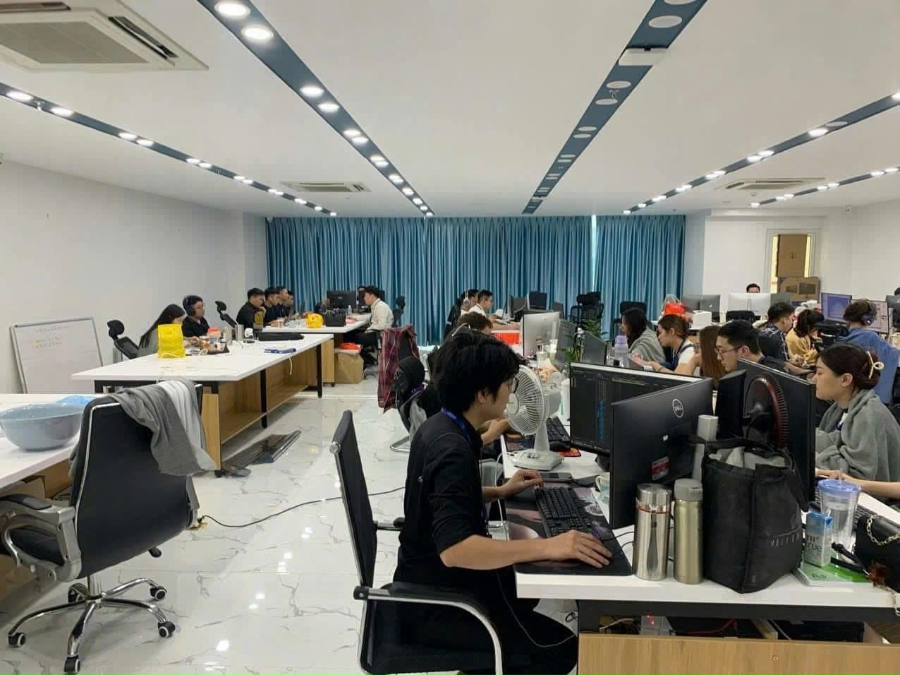 BÁN TOÀ NHÀ MẶT PHỐ PHẠM VĂN ĐỒNG – 200M² x 9T CÓ HẦM – MT 11M – DÒNG TIỀN 350TR/TH – GIÁ 125 TỶ