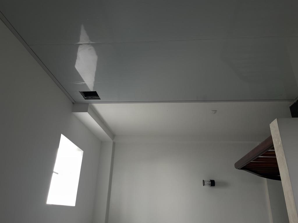 Bán nhà Hoàng Quốc Việt 36m2, 5 tầng, ngõ rộng, giá 5,75 tỷ
