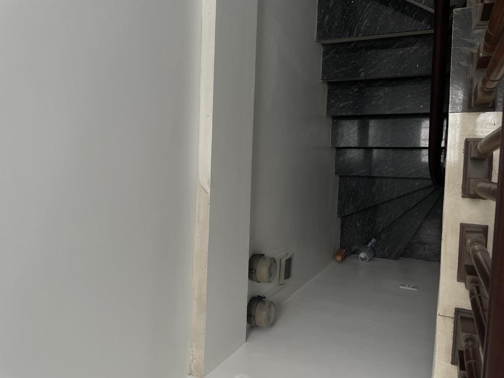 Bán nhà Hoàng Quốc Việt 36m2, 5 tầng, ngõ rộng, giá 5,75 tỷ