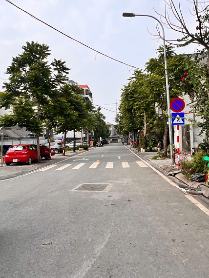 ► NHÀ ĐẸP PHỐ TRẠM,DIỆN 40M NHỈNH 9tỷ, THANG MÁY, GARA Ô TÔ – NGÕ THÔNG – HÀNG XÓM AEON LONG BIÊN – AN CƯ TUYỆT Vời