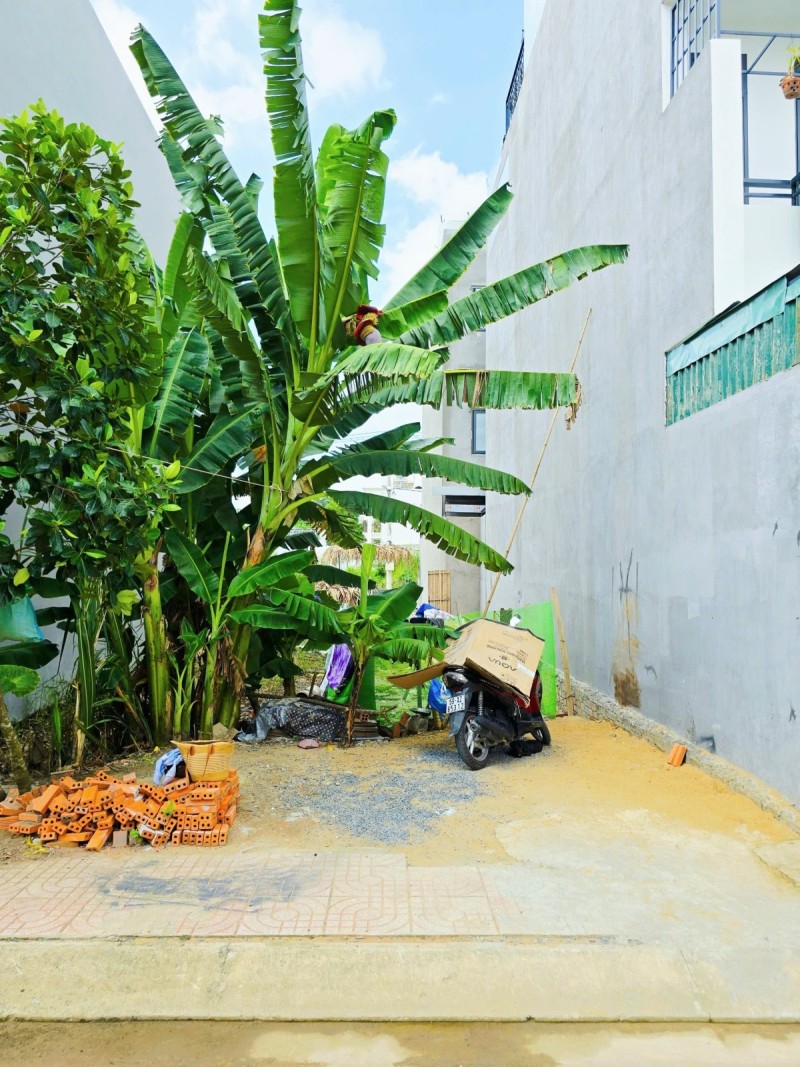 Bán đất thổ cư Đường Long Thuận, Phường Long Phước, TP HCM, DT 59m2, 4 x14.7m, SHR, 3.35 tỷ.