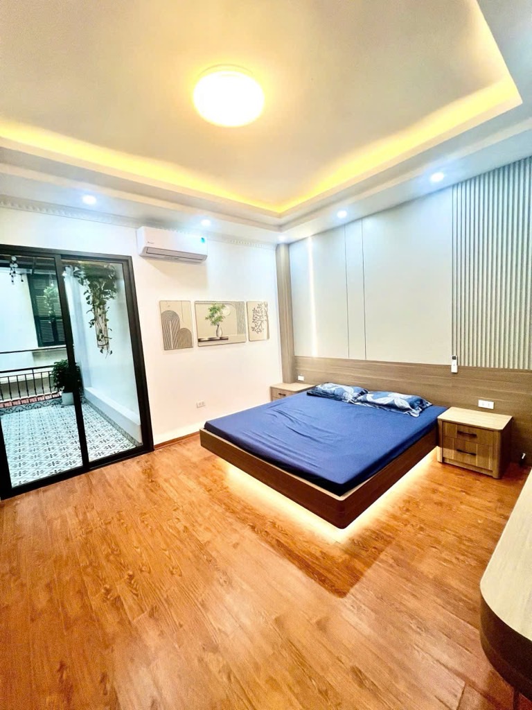 Bán nhà Trường Chinh 5 tầng long lanh, trung tâm, siêu tiện ích, sổ vuông