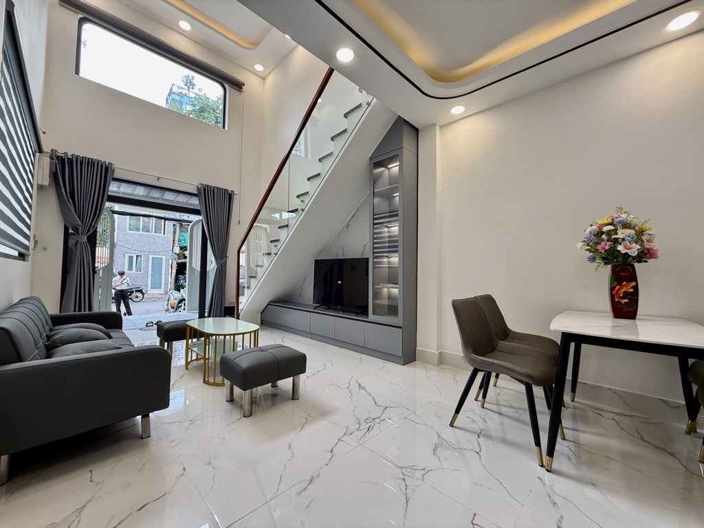 Bán nhà mặt tiền Dương Bá Trạc xe hơi ngủ, 60m2, chỉ 8 tỷ 4- LH-0931172218