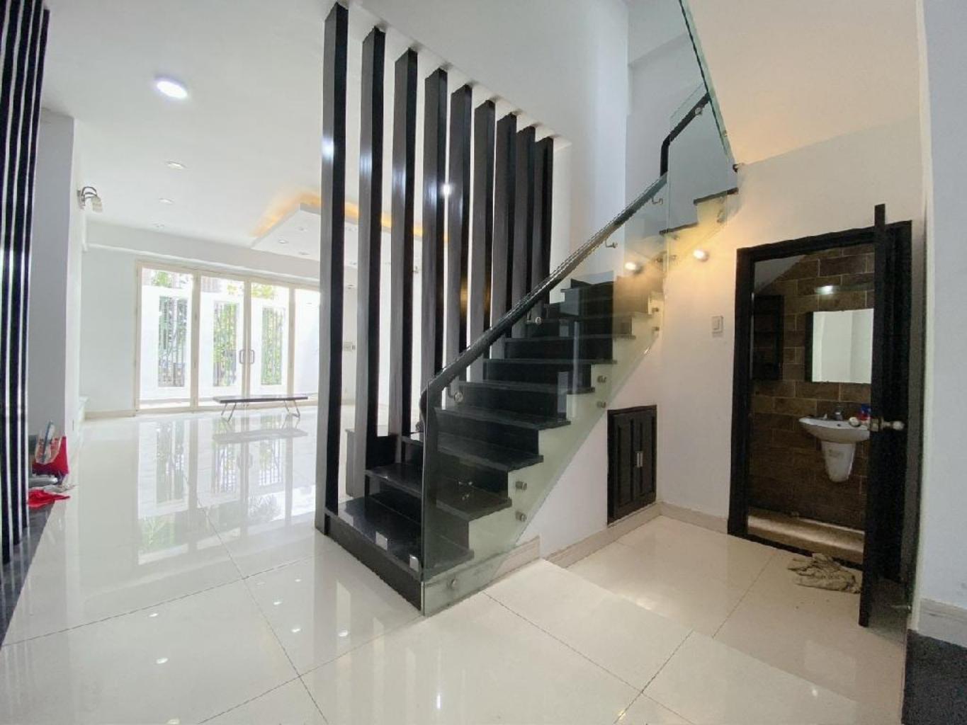 Bán nhà mặt tiền KDC Phong Phú, 9×20, Biệt thự Vip, View sông Rạch Lớn Lh 0931172218