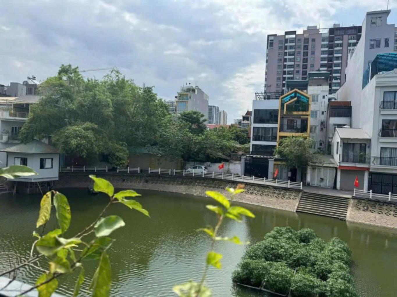 Bán nhà 4T Ngọc Lâm 52m lô góc oto vào nhà, view hồ tai trâu giá nhỉnh 14 tỷ thương lượng.